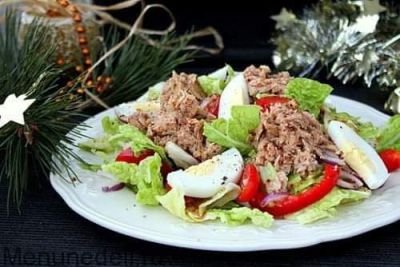 Салат с тунцом и овощами