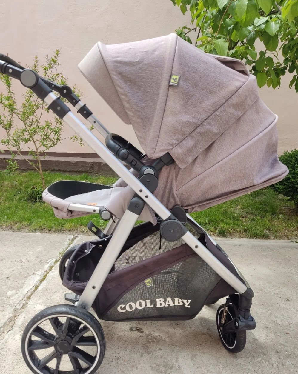 Коляска Cool Baby.